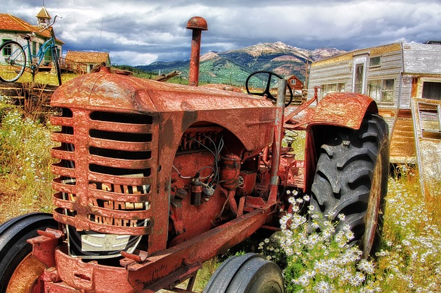 select-tractors-640x480-95200700.jpeg