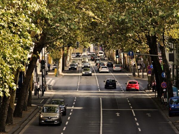select-vehicle-to-vehicle-communication-640x480-7796123.jpeg