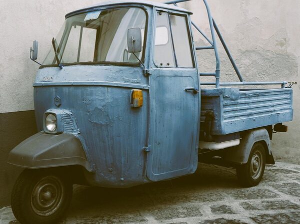 trucks-640x480-23262390.jpeg