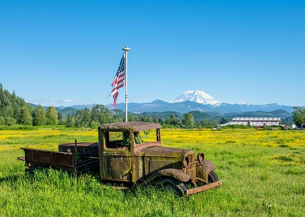 trucks-640x480-25474028.jpeg