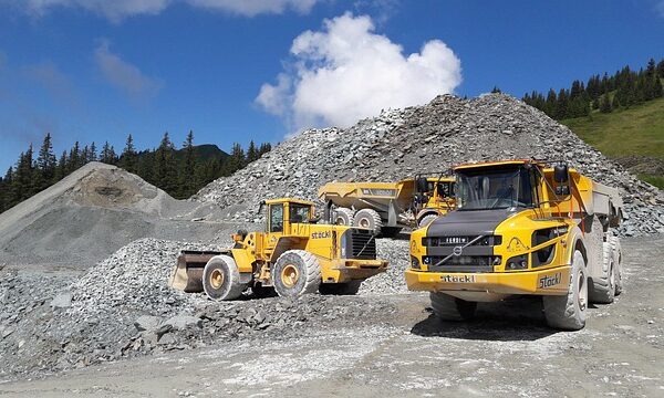 trucks-640x480-43214374.jpeg
