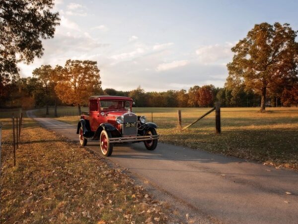 trucks-640x480-48438172.jpeg