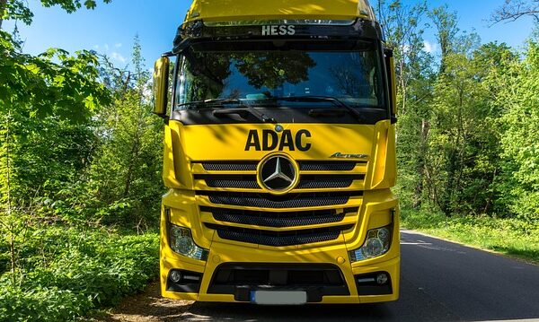 trucks-640x480-71227533.jpeg