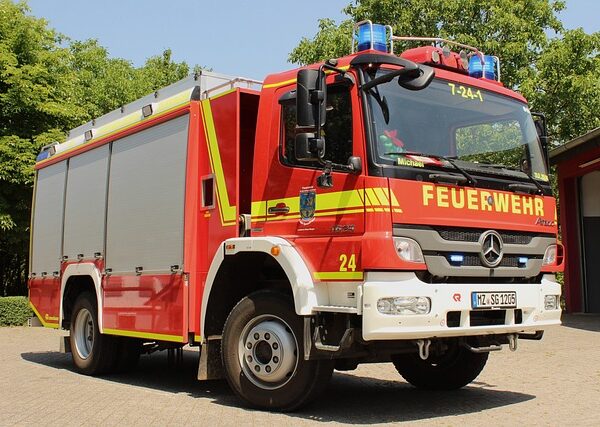 trucks-640x480-92359495.jpeg