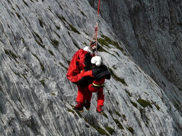 winch-out-service-640x480-48256896.jpeg