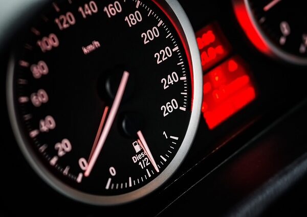 cars-640x480-10493881.jpeg