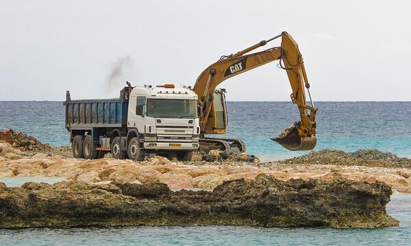 heavy-duty-trucks-640x480-85830775.jpeg