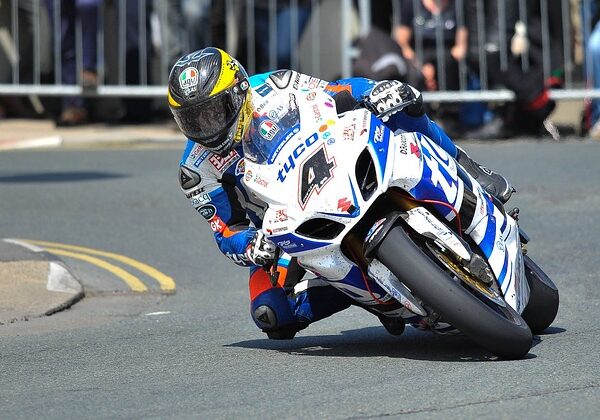motorcycle-640x480-26232366.jpeg