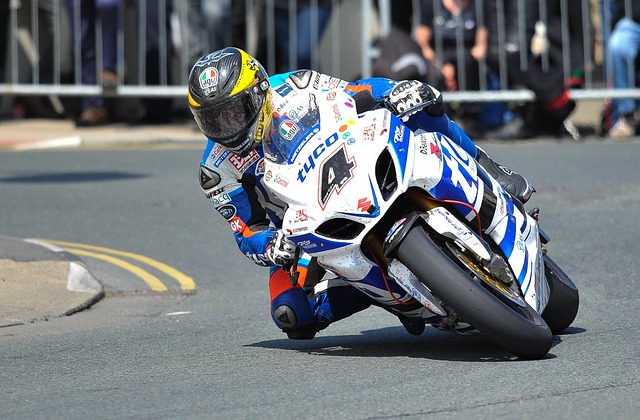 motorcycle-640x480-26232366.jpeg