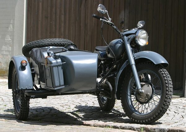 motorcycle-640x480-89277035.jpeg