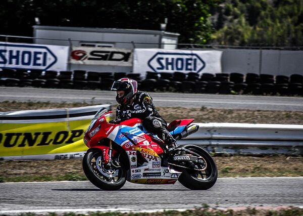 motorcycle-640x480-92126382.jpeg