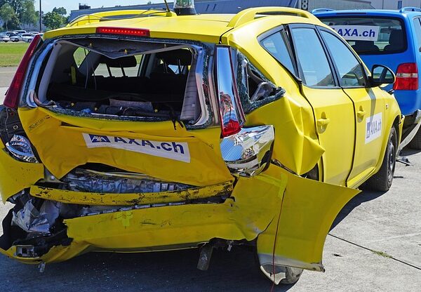 select-car-insurance-640x480-40460387.jpeg