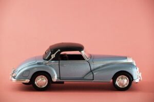 select-car-insurance-640x480-75711644.jpeg