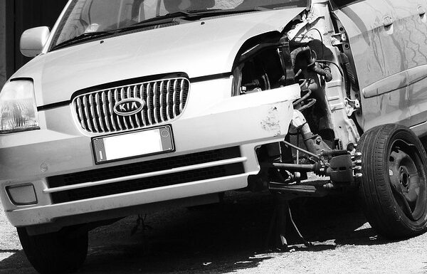 select-car-insurance-640x480-99502928.jpeg