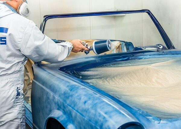 select-classic-car-restoration-640x480-14605224.jpeg