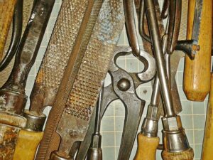 select-diagnostic-tools-640x480-9792271.jpeg