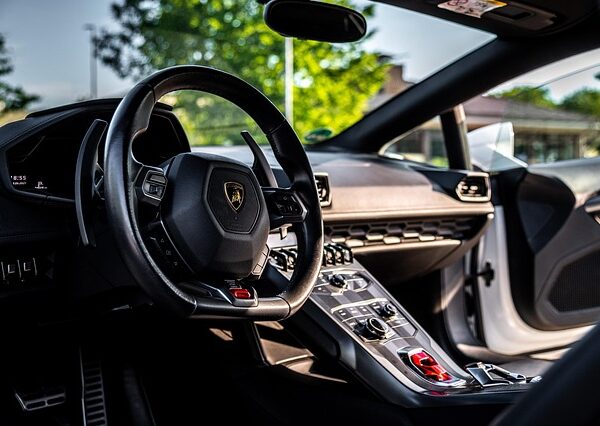 select-luxury-cars-640x480-30761067.jpeg
