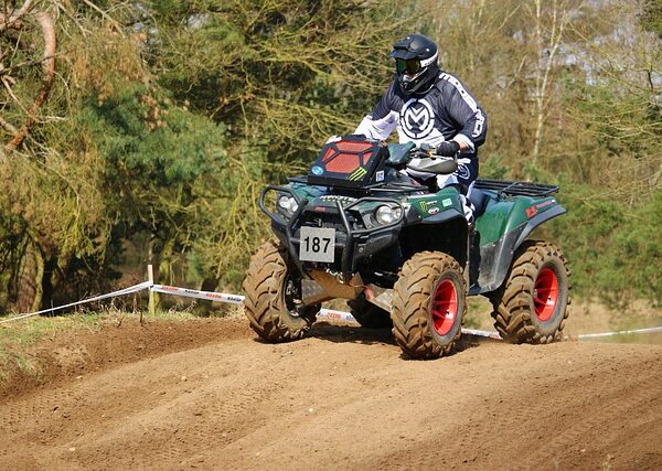 select-off-road-vehicles-640x480-90042109.jpeg