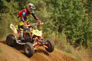 select-off-road-vehicles-640x480-95790219.jpeg