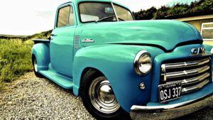 select-pickup-trucks-640x480-89183170.jpeg