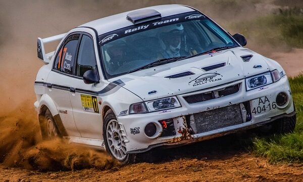 select-rally-racing-640x480-6902463.jpeg