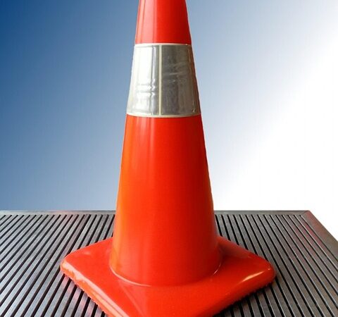 select-road-safety-tips-640x480-61672515.jpeg