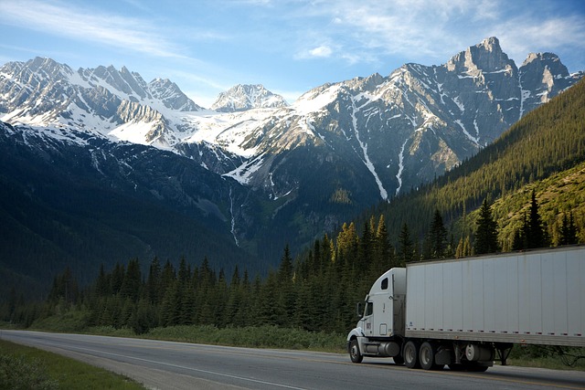 select-semi-trucks-640x480-1963996.jpeg
