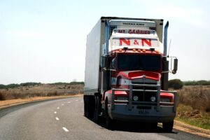 select-semi-trucks-640x480-80111992.jpeg