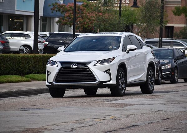 select-suvs-640x480-69340008.jpeg