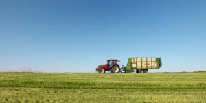 select-tractors-640x480-52326856.jpeg