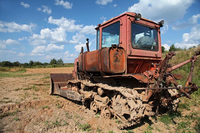 select-tractors-640x480-85113641.jpeg