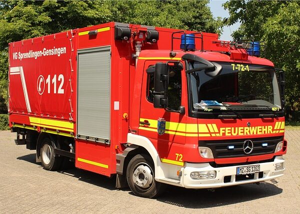 trucks-640x480-11421760.jpeg