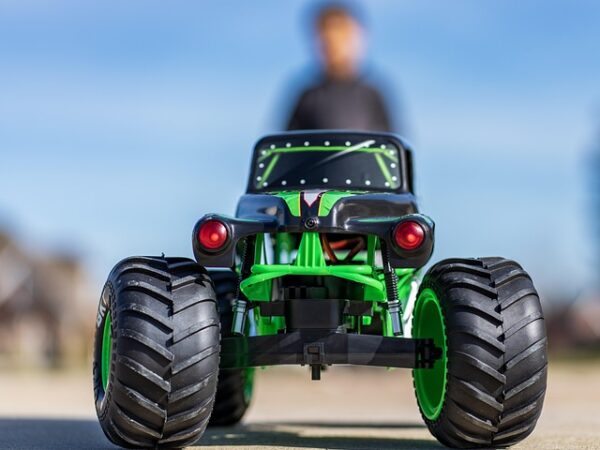 trucks-640x480-18623828.jpeg