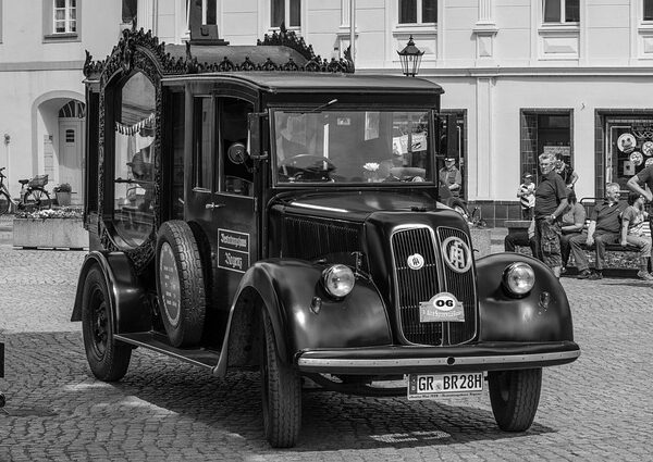 trucks-640x480-32613830.jpeg
