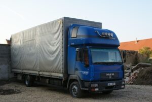 trucks-640x480-49287561.jpeg
