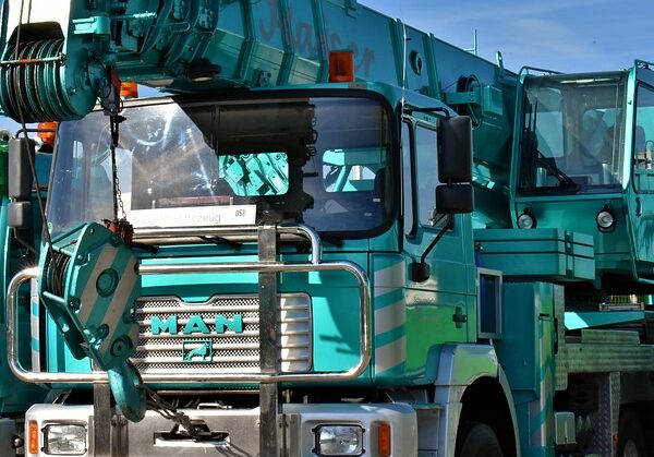 trucks-640x480-61430642.jpeg