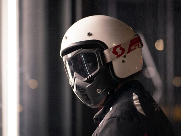 motorcycle-640x480-51145986.jpeg
