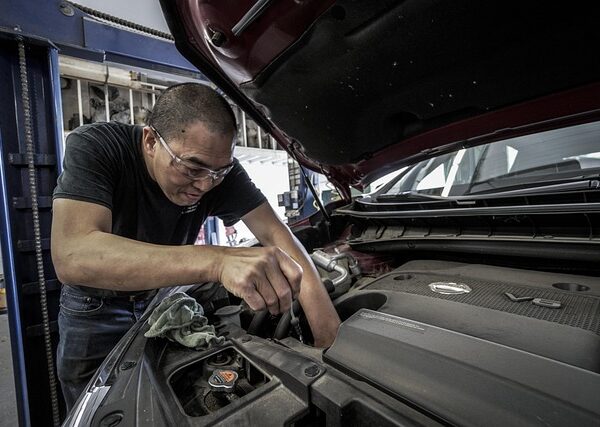 select-diy-auto-repairs-640x480-64756511.jpeg