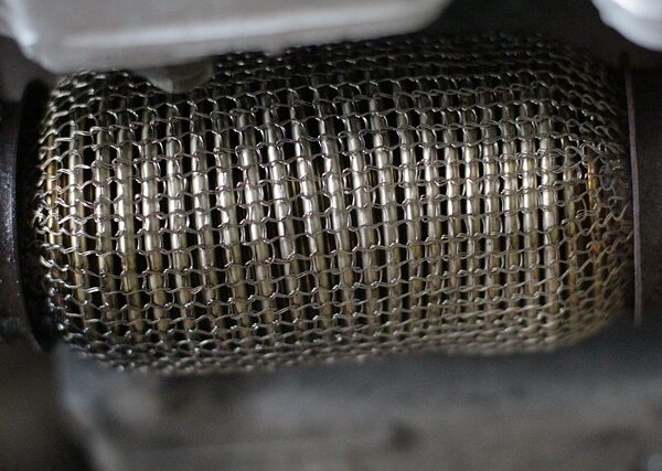 select-exhaust-systems-640x480-53462954.jpeg