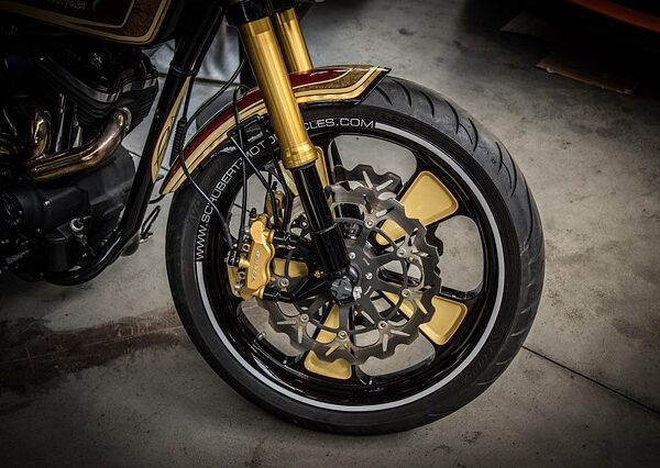 select-motorcycles-640x480-46320257.jpeg