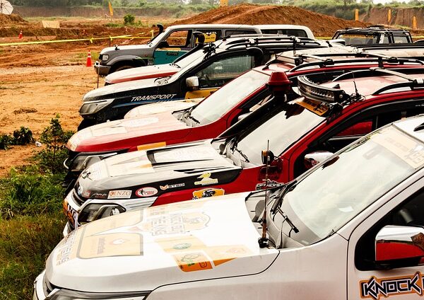 select-pickup-trucks-640x480-34444725.jpeg