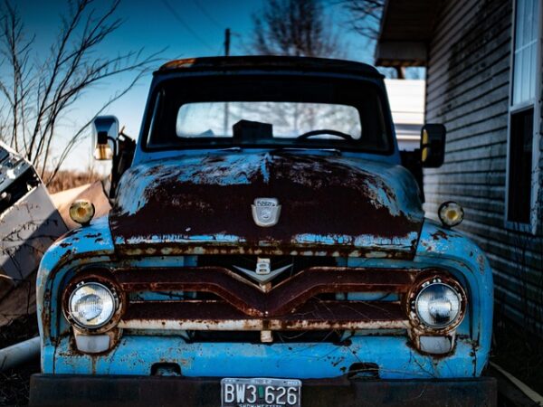 select-pickup-trucks-640x480-96123695.jpeg