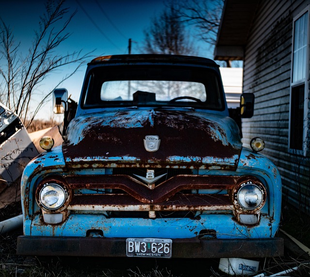 select-pickup-trucks-640x480-96123695.jpeg