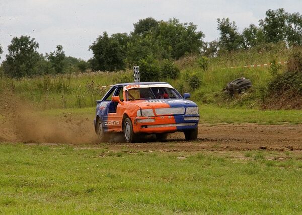 select-rally-racing-640x480-66700259.jpeg