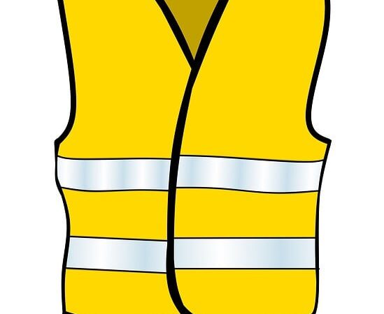 select-road-safety-tips-640x480-89656705.jpeg