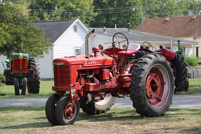 Select Tractors: Compare Prices, Uncover Best Features, Negotiate Smarter