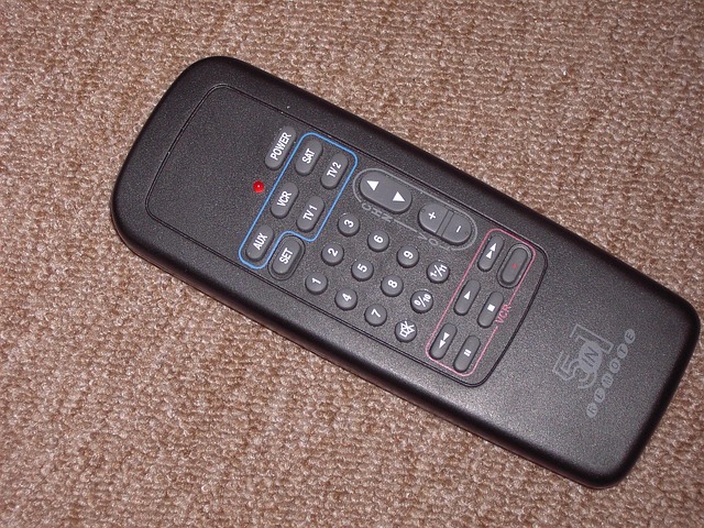 select-vehicle-to-vehicle-communication-640x480-21778803.jpeg