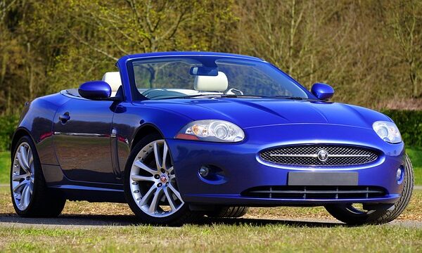 fast-car-640x480-60073881.jpeg