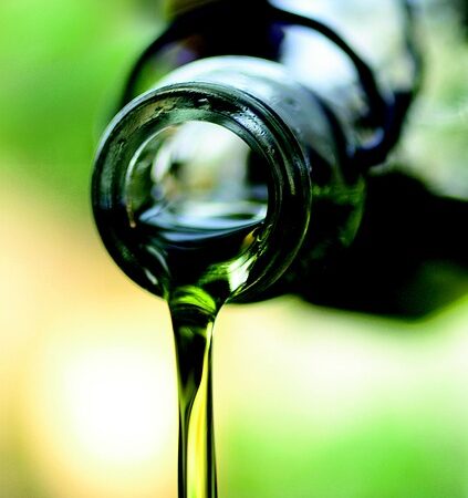 select-oil-changes-640x480-93782493.jpeg