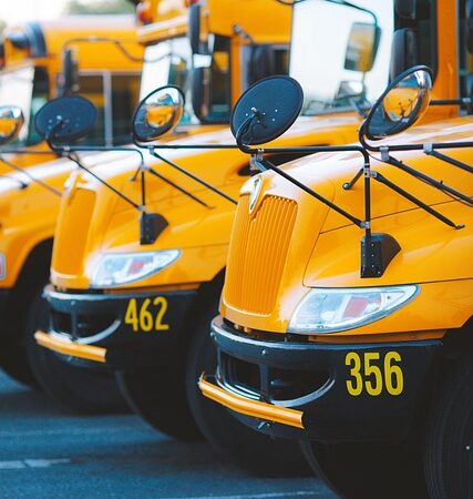 select-ride-hailing-services-640x480-6693368.jpeg